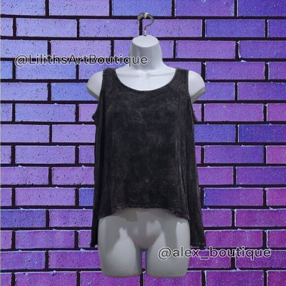 Revelation Cold Shoulder Tee(K032)-Size M for Women - Picture 1 of 7